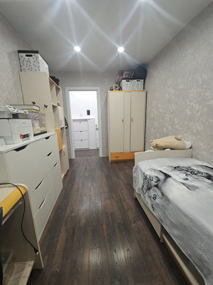 Продам трехкомнатную (3-комн.) квартиру, Стрельнинское ш, 6к3, Красное Село г