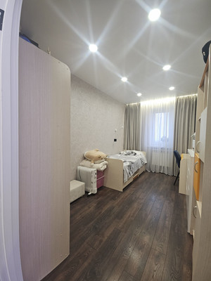 Продам трехкомнатную (3-комн.) квартиру, Стрельнинское ш, 6к3, Красное Село г