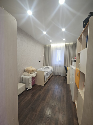 Продам трехкомнатную (3-комн.) квартиру, Стрельнинское ш, 6к3, Красное Село г