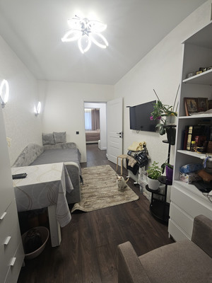 Продам трехкомнатную (3-комн.) квартиру, Стрельнинское ш, 6к3, Красное Село г