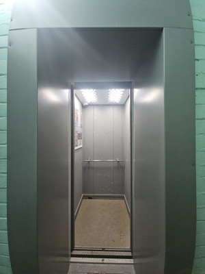 Продам трехкомнатную (3-комн.) квартиру, Стрельнинское ш, 6к3, Красное Село г