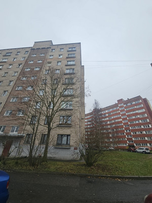 Продам трехкомнатную (3-комн.) квартиру, Стрельнинское ш, 6к3, Красное Село г