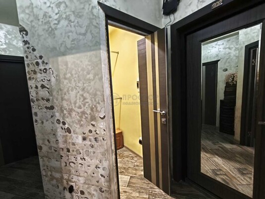 Продам двухкомнатную (2-комн.) квартиру, Парковая ул, 9, Сабурово д