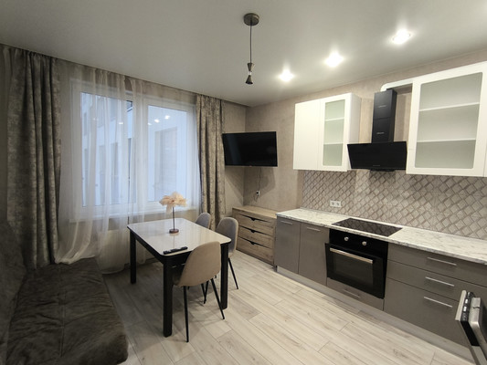 Сдам двухкомнатную (2-комн.) квартиру, Измайловский б-р, 11, Санкт-Петербург г