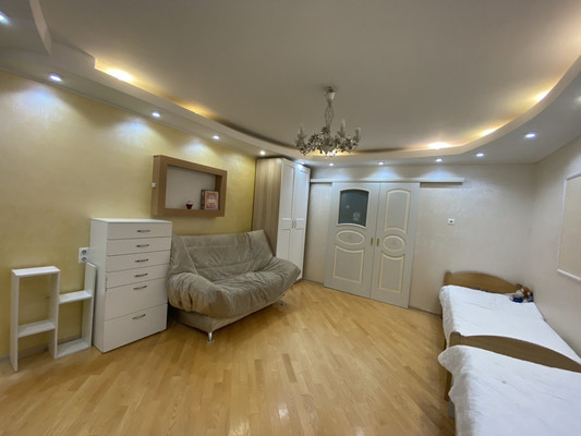 Продам трехкомнатную (3-комн.) квартиру, Академика Варги ул, 3, Москва г