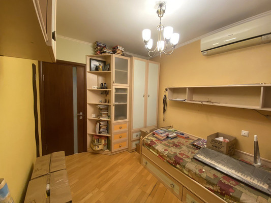 Продам трехкомнатную (3-комн.) квартиру, Академика Варги ул, 3, Москва г