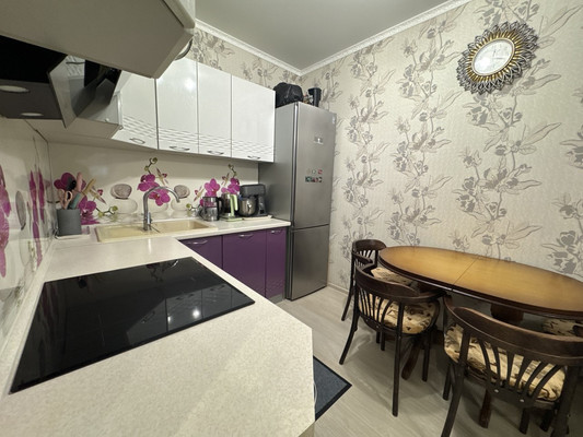 Продам однокомнатную (1-комн.) квартиру, Дмитровская ул, 30, Базарово д