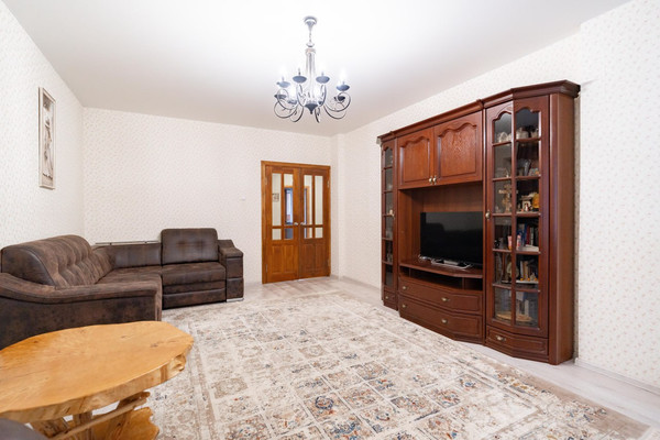 Продам многокомнатную квартиру, Победы б-р, 46БкБ, Воронеж г