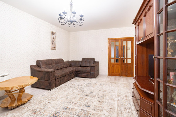 Продам многокомнатную квартиру, Победы б-р, 46БкБ, Воронеж г