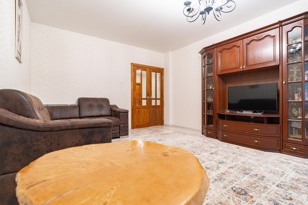 Продам многокомнатную квартиру, Победы б-р, 46БкБ, Воронеж г