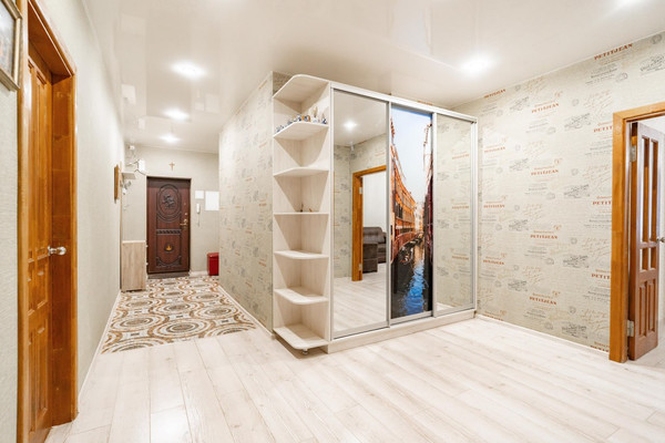 Продам многокомнатную квартиру, Победы б-р, 46БкБ, Воронеж г