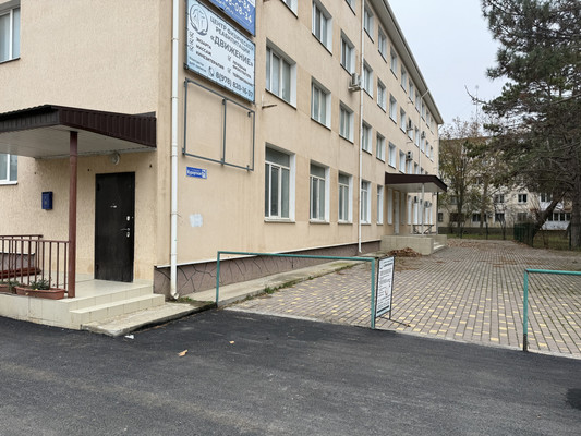 Продам двухкомнатную (2-комн.) квартиру, Курортная ул, 71, Саки г