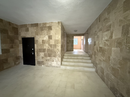 Продам двухкомнатную (2-комн.) квартиру, Курортная ул, 71, Саки г