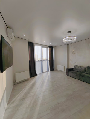 Продам трехкомнатную (3-комн.) квартиру, Танковая ул, 2, Казань г