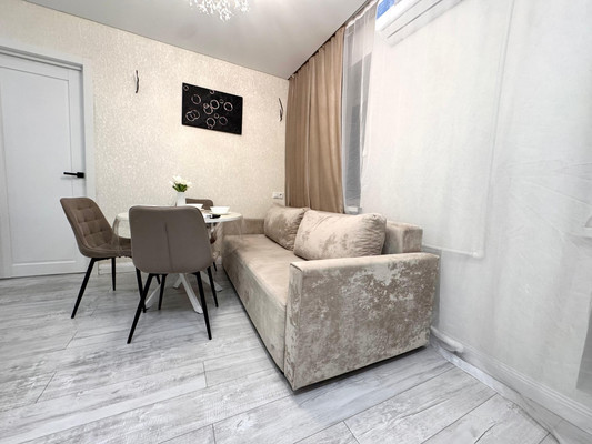 Продам двухкомнатную (2-комн.) квартиру, Юбилейная ул, 11, Казань г