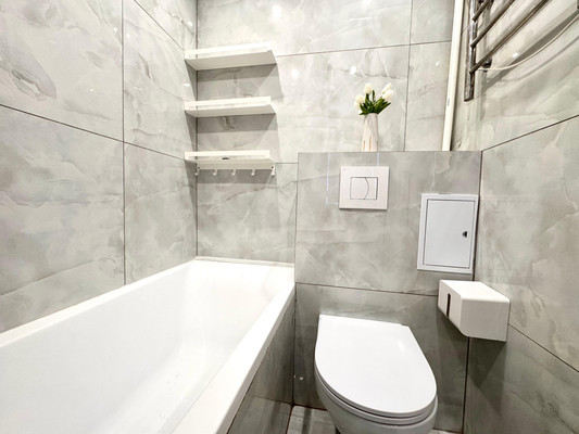 Продам двухкомнатную (2-комн.) квартиру, Юбилейная ул, 11, Казань г