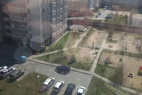 Продам двухкомнатную (2-комн.) квартиру, В.Денисова ул, 18, Калининград г