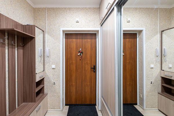 Продам однокомнатную (1-комн.) квартиру, Пионерская ул, 70, Ханты-Мансийск г