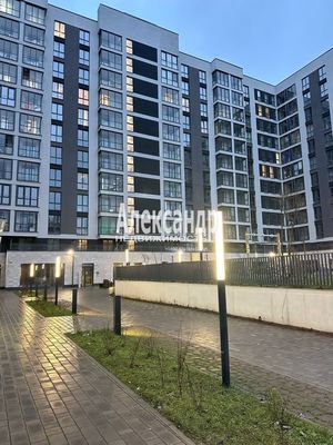 Продам трехкомнатную (3-комн.) квартиру, Энгельса пр-кт, 31, Санкт-Петербург г