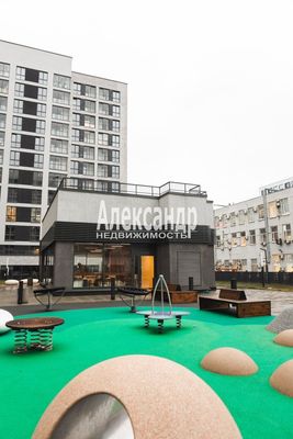 Продам трехкомнатную (3-комн.) квартиру, Энгельса пр-кт, 31, Санкт-Петербург г