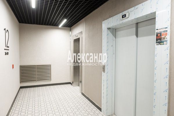 Продам трехкомнатную (3-комн.) квартиру, Энгельса пр-кт, 31, Санкт-Петербург г