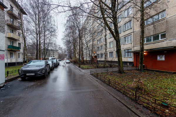 Продам трехкомнатную (3-комн.) квартиру, Тельмана ул, 44р, Санкт-Петербург г