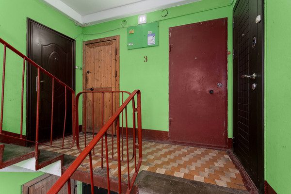 Продам трехкомнатную (3-комн.) квартиру, Тельмана ул, 44р, Санкт-Петербург г