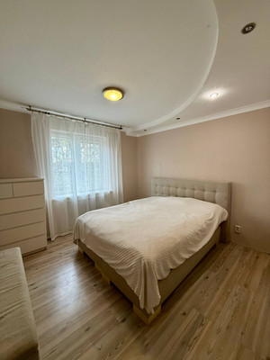 Продам двухкомнатную (2-комн.) квартиру, им. 70-летия Октября ул, 24, Краснодар г