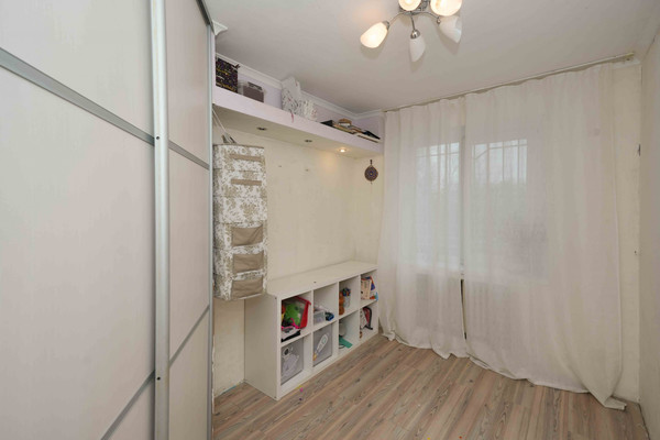 Продам двухкомнатную (2-комн.) квартиру, им. 70-летия Октября ул, 24, Краснодар г