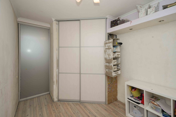 Продам двухкомнатную (2-комн.) квартиру, им. 70-летия Октября ул, 24, Краснодар г