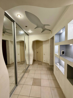 Продам двухкомнатную (2-комн.) квартиру, им. 70-летия Октября ул, 24, Краснодар г