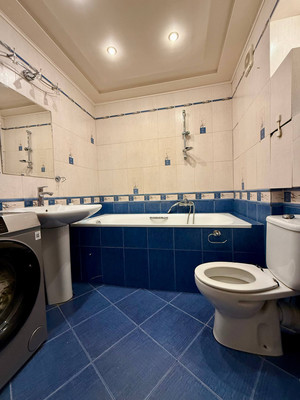 Продам двухкомнатную (2-комн.) квартиру, им. 70-летия Октября ул, 24, Краснодар г