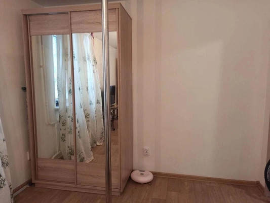 Сдам однокомнатную (1-комн.) квартиру, Новгородская ул, 9, Колпино г