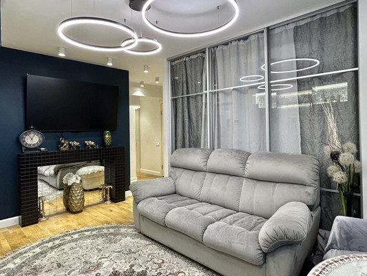 Продам трехкомнатную (3-комн.) квартиру, Расковой ул, 14, Москва г