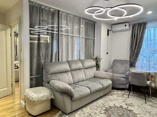 Продам трехкомнатную (3-комн.) квартиру, Расковой ул, 14, Москва г