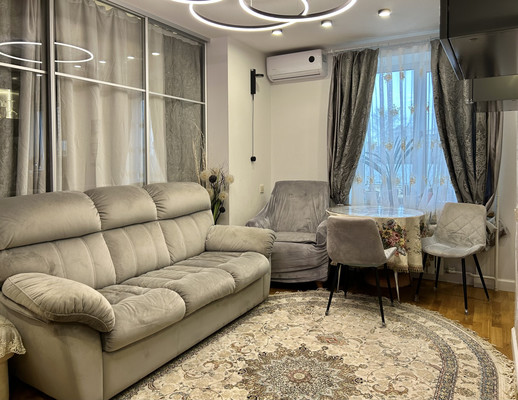 Продам трехкомнатную (3-комн.) квартиру, Расковой ул, 14, Москва г