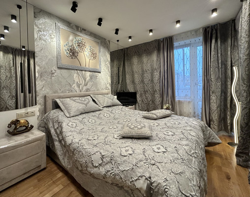 Продам трехкомнатную (3-комн.) квартиру, Расковой ул, 14, Москва г