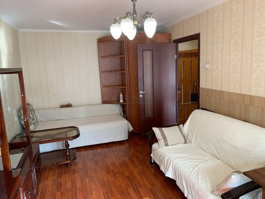 Продам однокомнатную (1-комн.) квартиру, Космонавтов ул, 4, Москва г