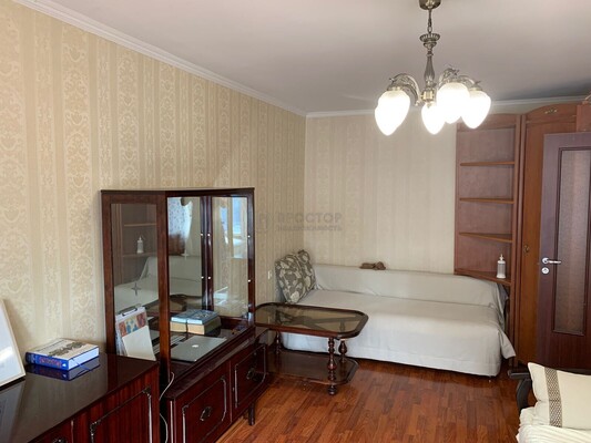 Продам однокомнатную (1-комн.) квартиру, Космонавтов ул, 4, Москва г