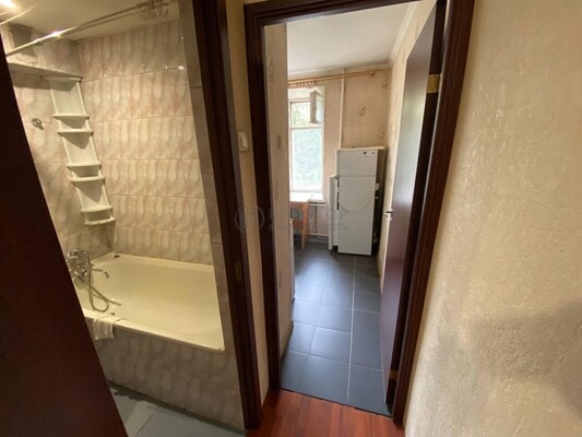 Продам однокомнатную (1-комн.) квартиру, Космонавтов ул, 4, Москва г