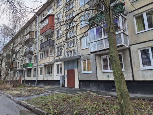 Продам трехкомнатную (3-комн.) квартиру, Новоизмайловский пр-кт, 17, Санкт-Петербург г