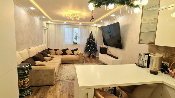 Продам многокомнатную квартиру, 60-летия Октября пр-кт, 17, Москва г