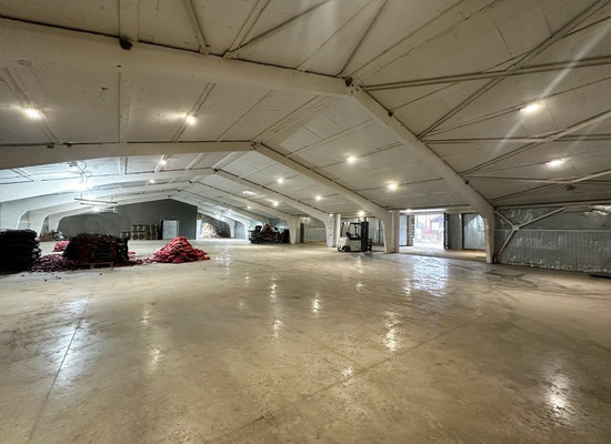 Продам коммерческое помещение 4 000 м2, 50, Филипповское д