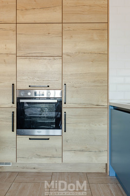 Продам двухкомнатную (2-комн.) квартиру, Петровский б-р, 25, Бугры п