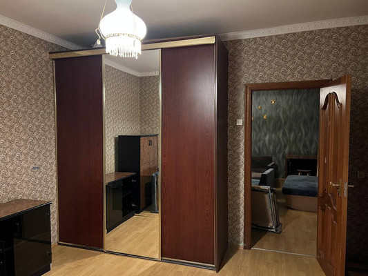 Продам трехкомнатную (3-комн.) квартиру, Подольская ул, 9/20, Северово д