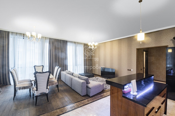 Продам трехкомнатную (3-комн.) квартиру, Заречная (Новогорск мкр.) ул, 2к2, Химки г