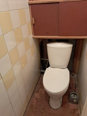 Продам трехкомнатную (3-комн.) квартиру, Железнодорожная ул, 69, Мга гп