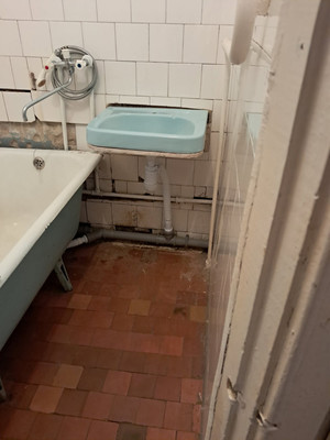 Продам трехкомнатную (3-комн.) квартиру, Железнодорожная ул, 69, Мга гп