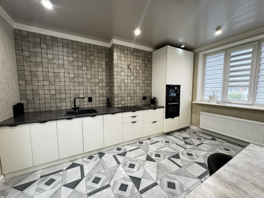 Продам двухкомнатную (2-комн.) квартиру, Атажукина ул, 12к7, Нальчик г