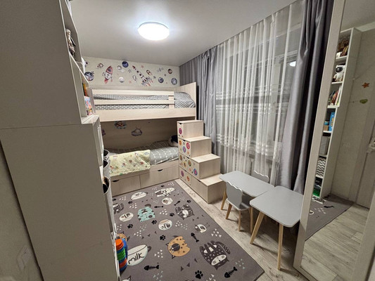 Продам трехкомнатную (3-комн.) квартиру, Котельникова ул, 1, Богородск г